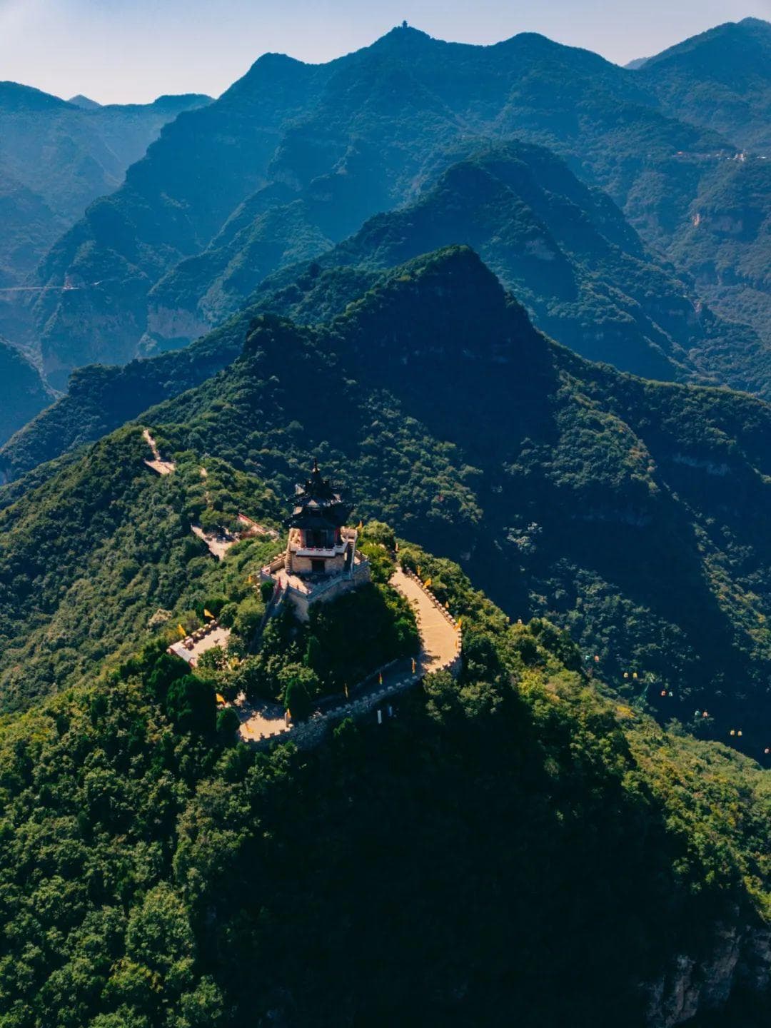 临汾云丘山：冰洞群与古村交织的神秘景区