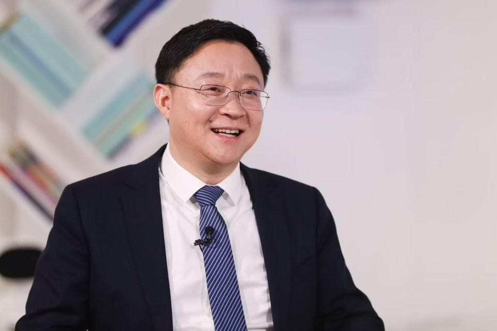 科大讯飞董事长刘庆峰：建立AI就业动态监测平台，加快构建国产算力平台