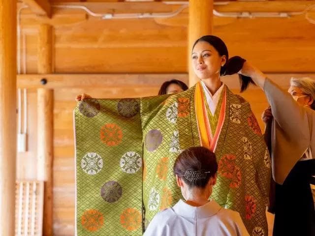 平安时代的服饰文化：从贵族华服到平民布衣