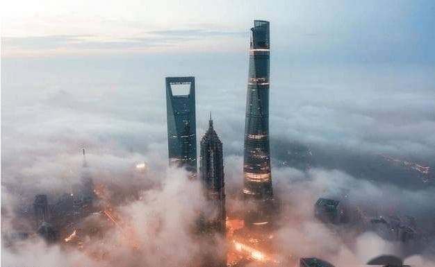 九紫离火运下的新能源机遇：普通人如何抓住时代红利？