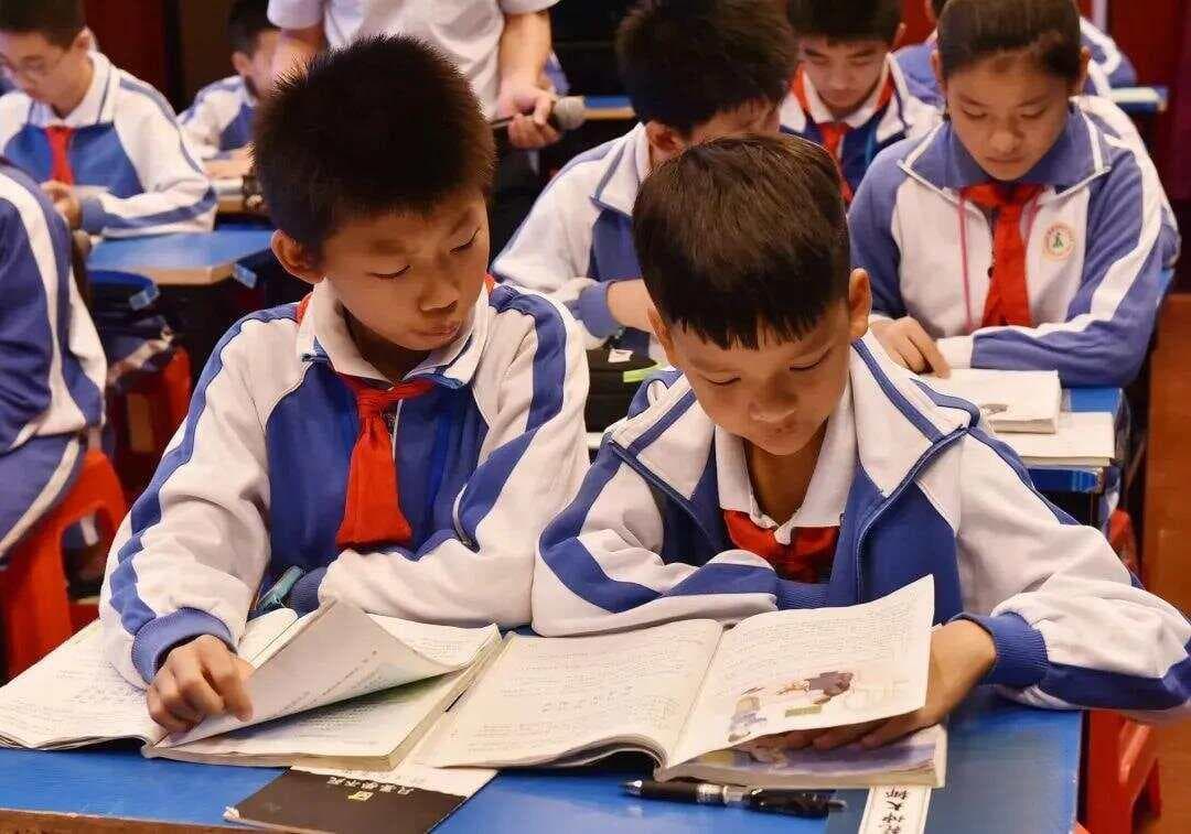 从三维目标到核心素养：教育目标的演变与深化