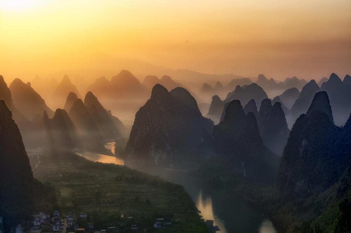 游漓江和两江四湖，遇见别样彩墨美景
