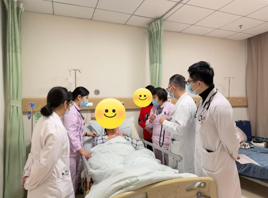 如遇紧急情况，该怎么做心肺复苏？