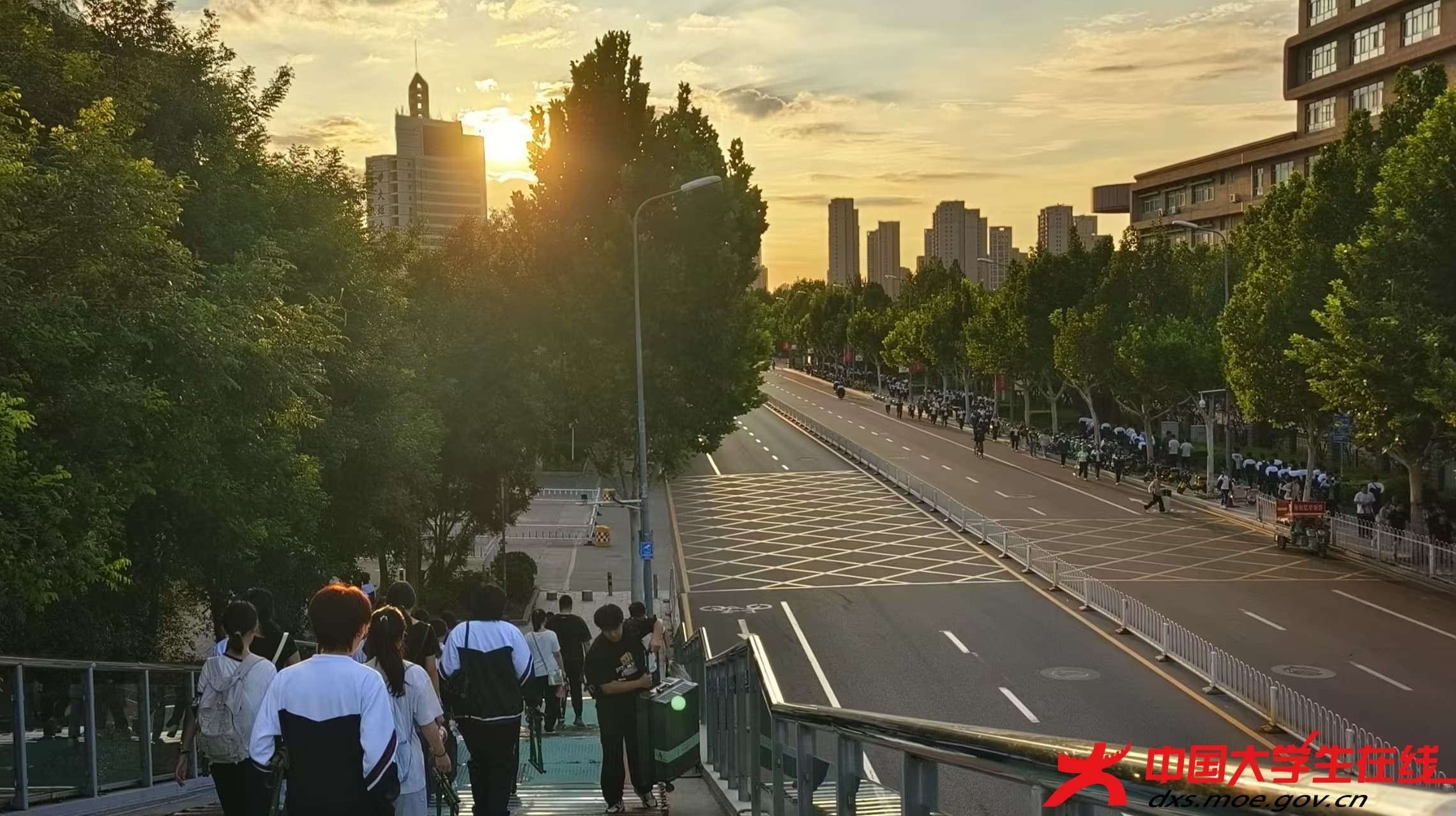 从月光族到理财小能手：大学生实用理财指南