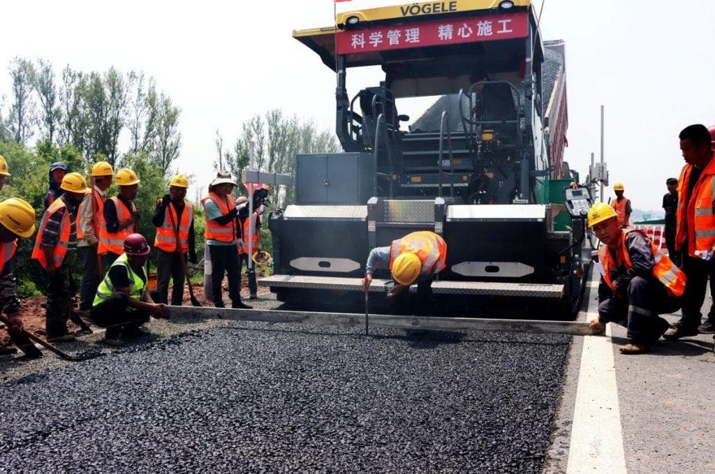 高速公路铺沥青的优势