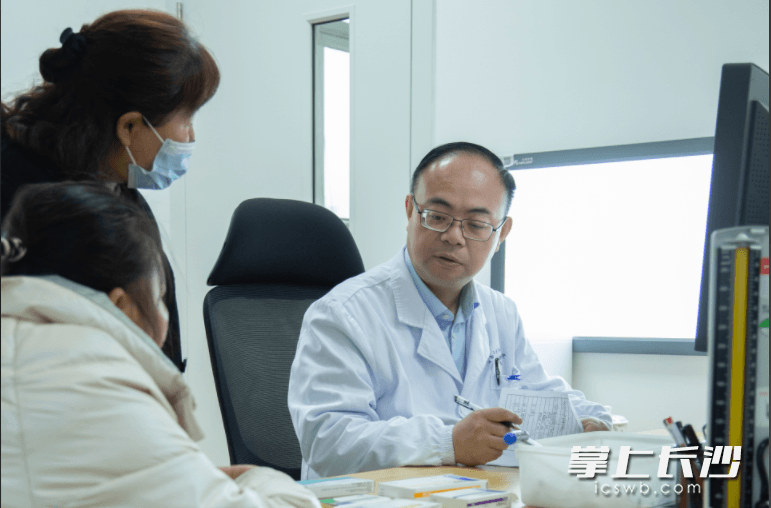 13岁罕见病少女千里来长就医，MDT专家团队及时会诊出方案