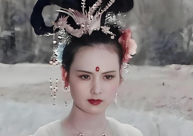 嫦娥只是一个宫女，八戒为何还会被玉帝严惩？你看嫦娥后面站着谁