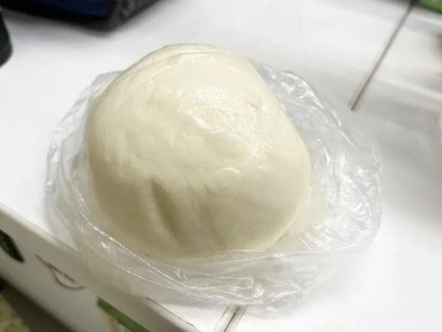 馒头减肥法火了!00后女孩连吃三周瘦6斤，有人因此进了医院！医生提醒