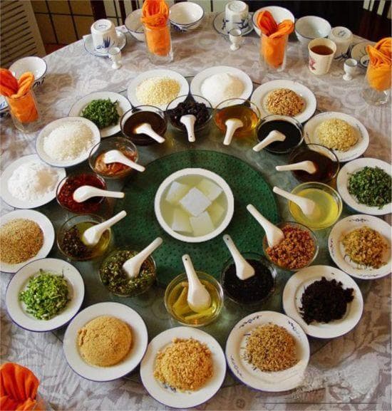 泸州：古盐道品特色豆花 千人千味千蘸碟