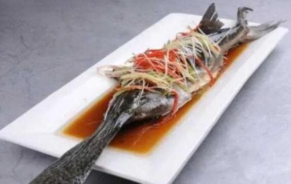 鸭嘴鱼怎么做好吃？两种经典做法与食用禁忌全解析