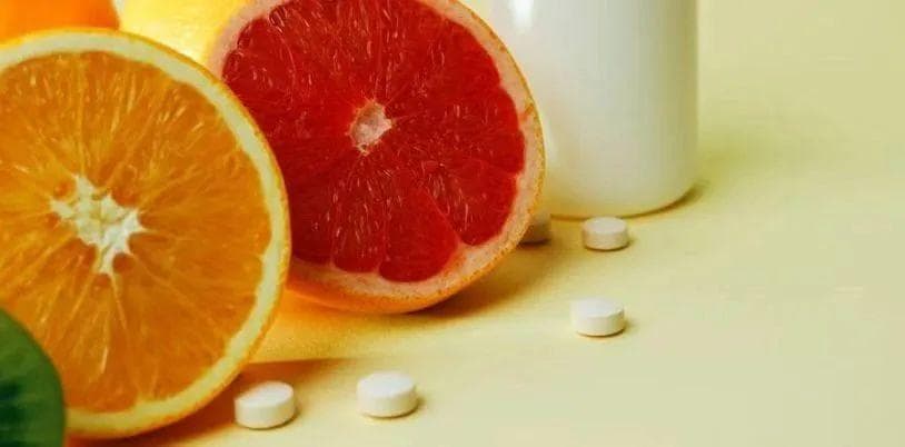 这种冬天常见的水果，跟85种药物“相冲”