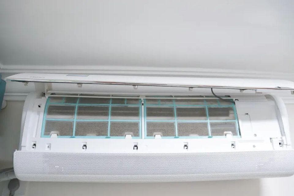 空调内机漏水怎么办？5个检查要点帮你省下冤枉钱