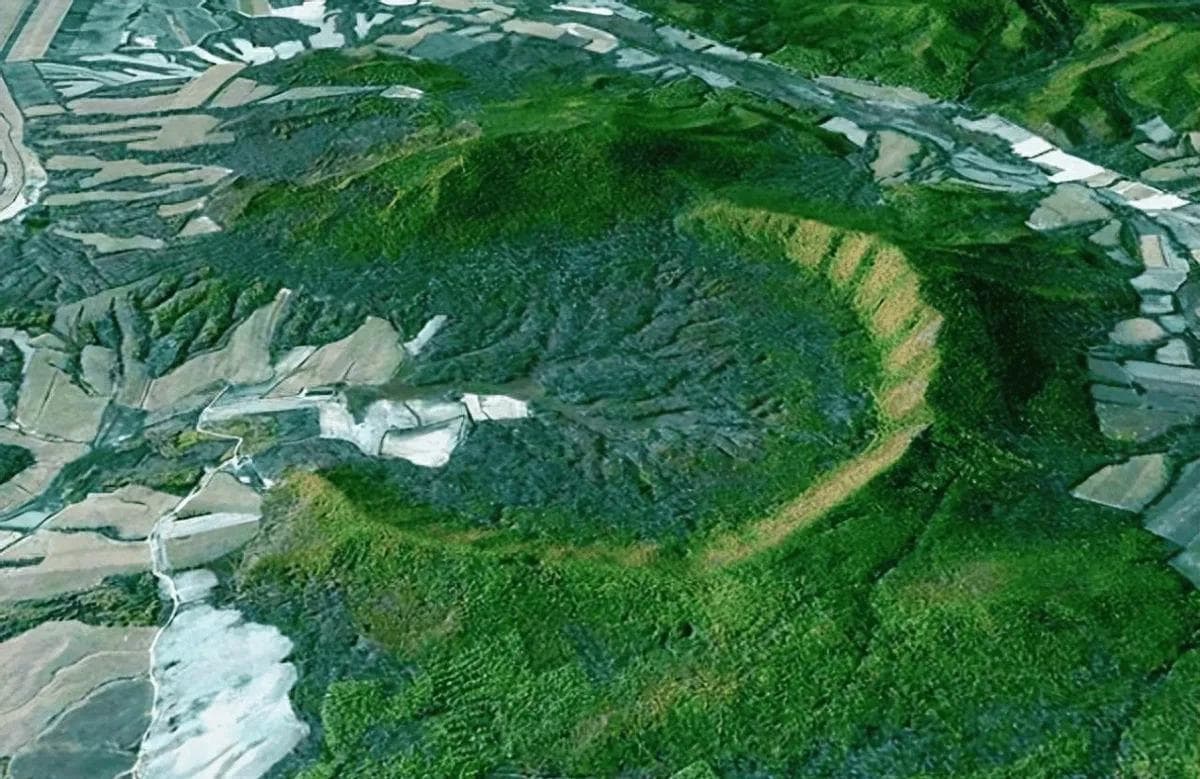 每年100吨陨石撞击地球，为何坑里啥都没有？陨石都被谁拿走了？