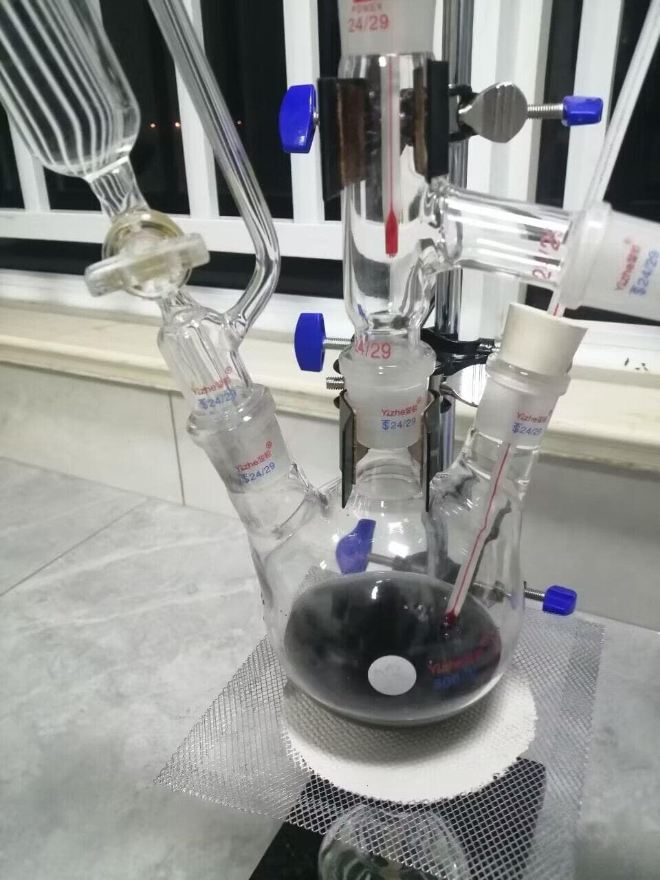 二氧化锰与浓盐酸：化工界的“黄金搭档”