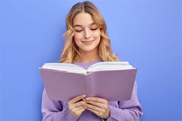 职业教育与产业需求的对接：策略、挑战与未来展望