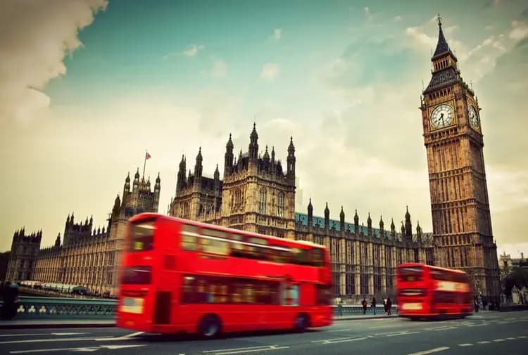 探索英国名校：KCL、爱丁堡、曼彻斯特、华威全解读。