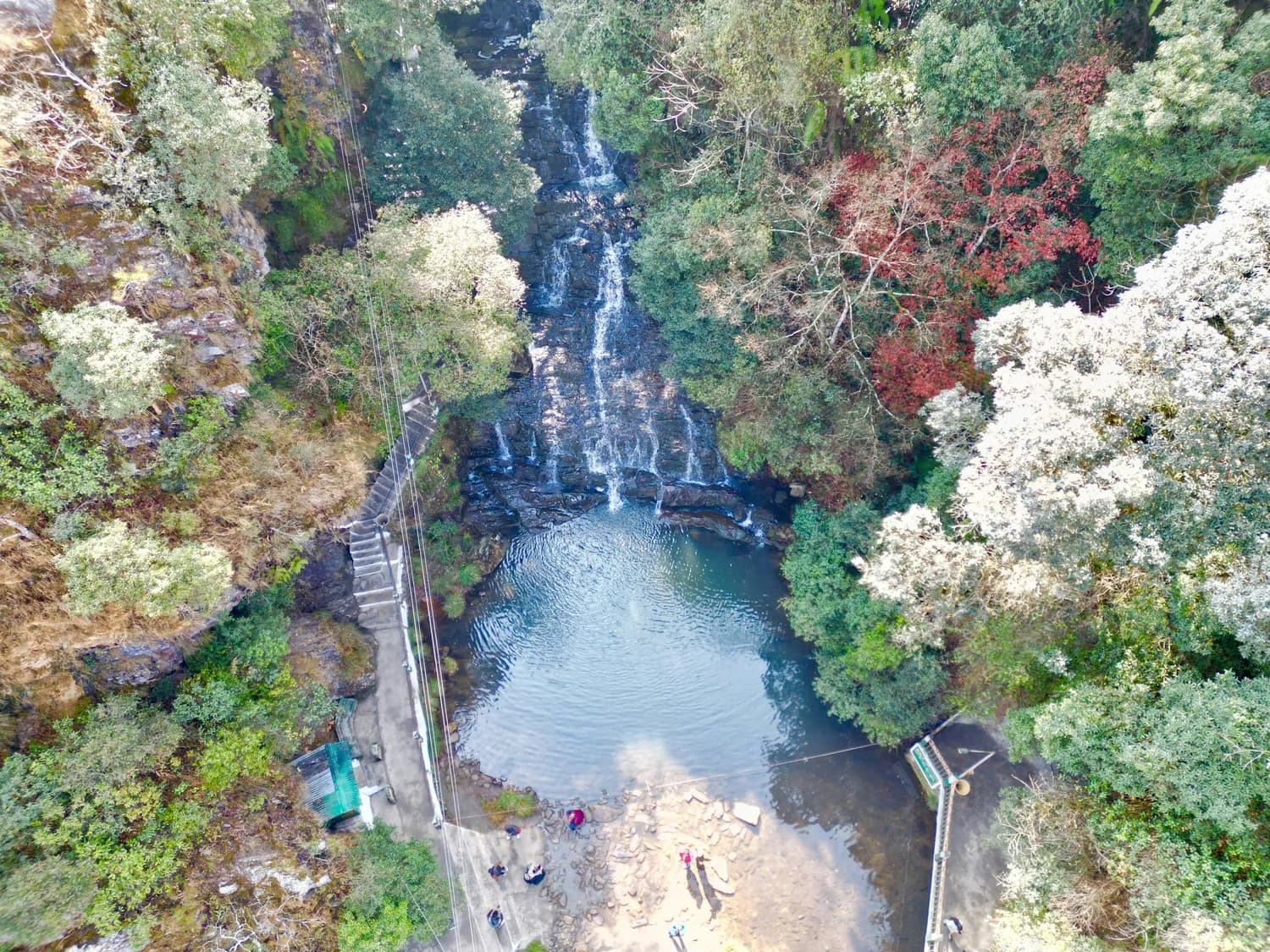 区位发展理论助力地方经济腾飞：以重庆丰都县包鸾镇为例