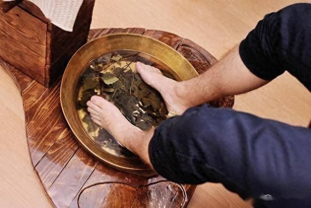泡脚的最常见 8 个配方，适合不同人群