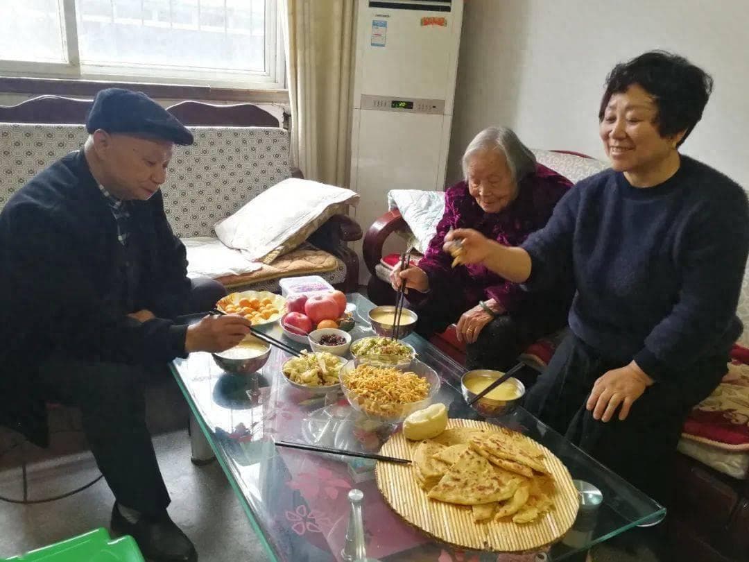 吃饭饭量与长寿有关！医生发现：每天饭量保持在这个量，或更健康