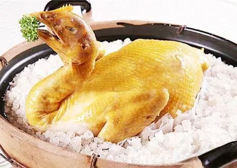 盐焗鸡：味觉的盛宴