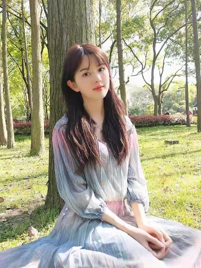 女人有意提升关系，不会直接告诉你，而是给你这4种暗示