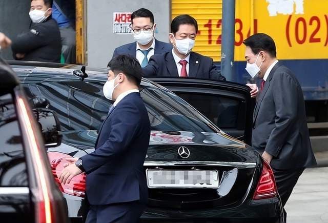 韩国历任总统座驾：从凯迪拉克到奔驰的演变史