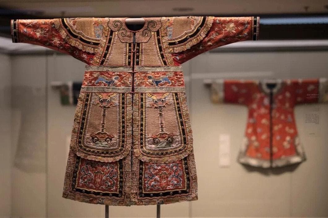 周秦汉至明清：中国古代服饰制度的演变与等级差异
