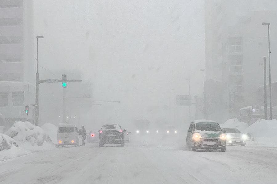 雪地自驾｜遇到暴风雪怎么办？那些雪驾攻略没教你的事