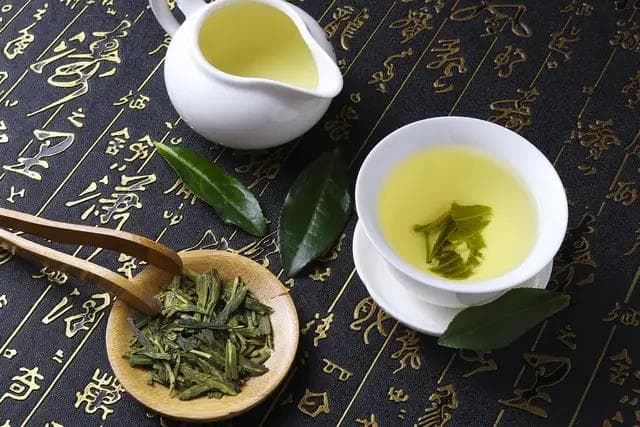 绿茶，你真的了解它吗？优点缺点一次说清，别再只知道好喝啦！