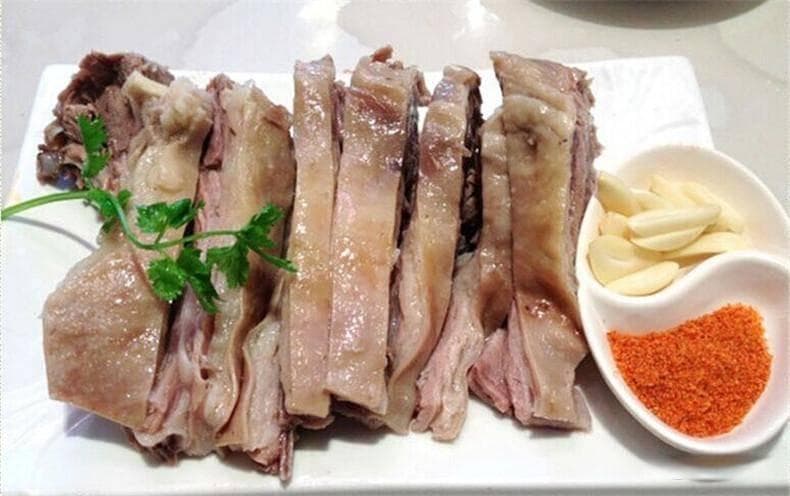 宁夏羔羊肉烹饪指南：手抓羊肉与烤羊肉串的绝妙做法