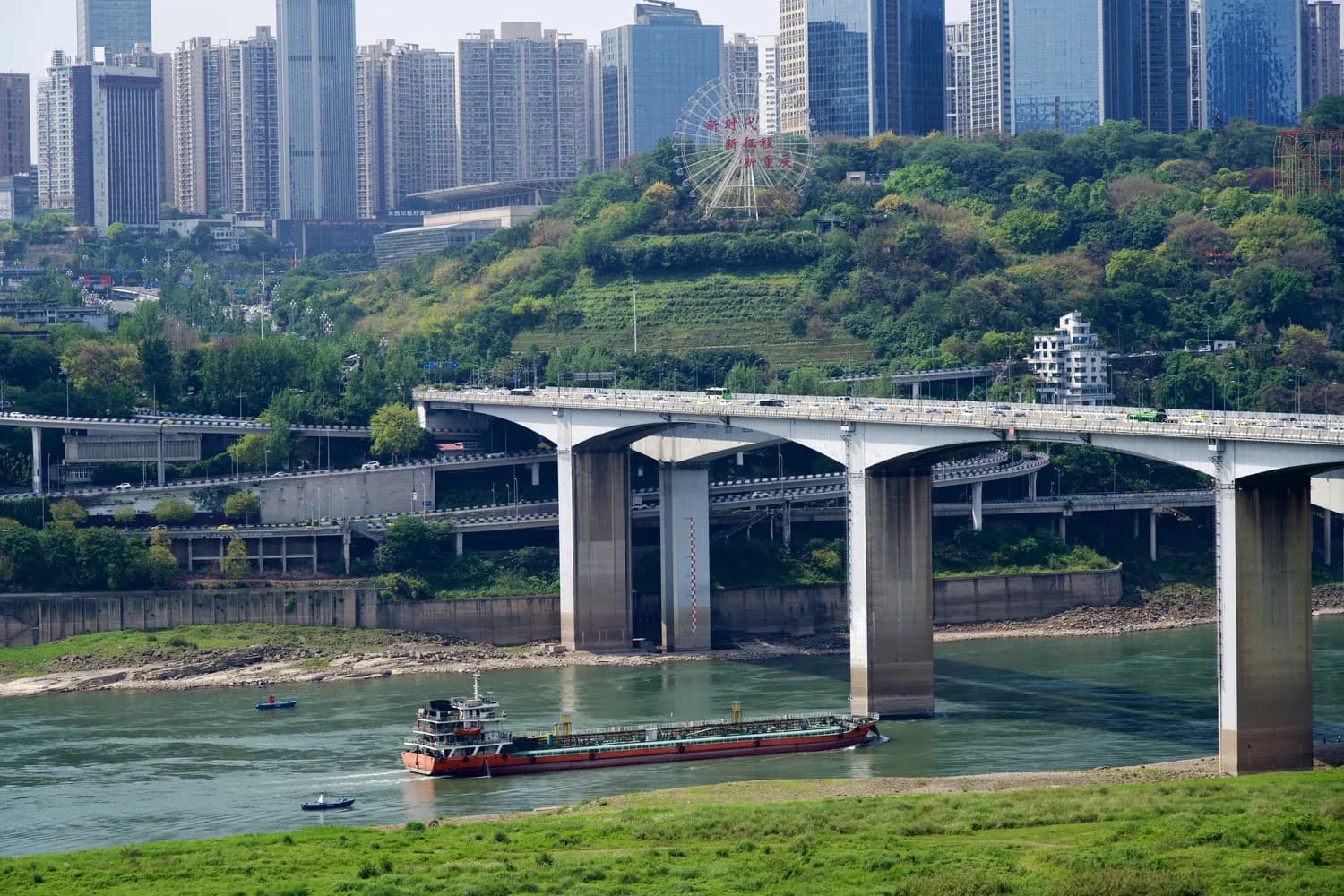 重庆新限行方案出炉：20座桥梁4座隧道早晚高峰限行