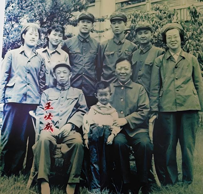 越南视角：79年边境战争，中国指挥官交战7天后，秘密逃往北京