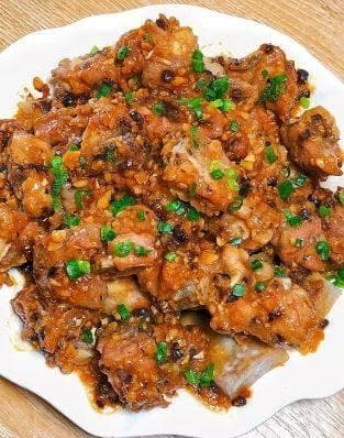 芋头蒸排骨：蒸出新滋味，排骨芋头双绝配