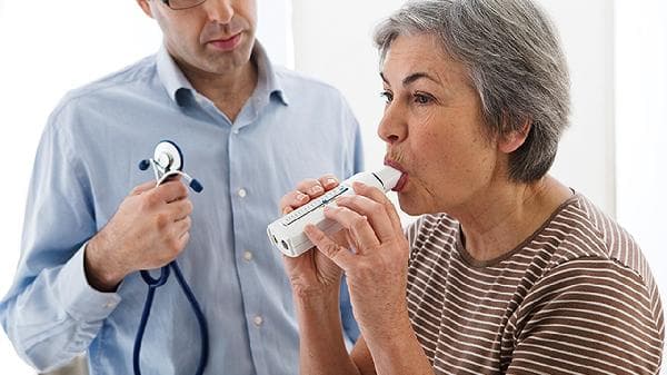 80岁老人股骨头骨折是否可以手术治疗