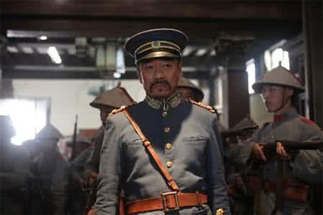 北洋军阀的仁义：一生愚忠的张勋，为救士兵打碎御赐之物