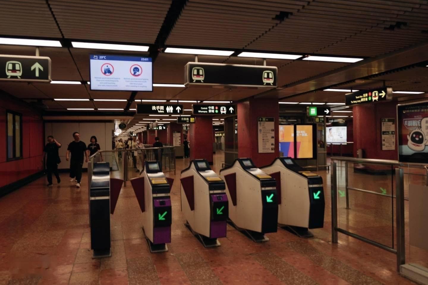 香港港铁今起可用银联信用卡闪付过闸，支持实体卡/手机虚拟卡