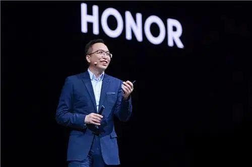 赵明突然辞职，谁在主导拥有23位股东的荣耀
