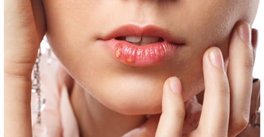 百花蜂蜜：营养价值、功效、禁忌、食用方式