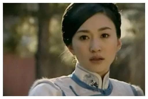 李小冉因《凤穿牡丹》走红，十年间斩获多个重要奖项