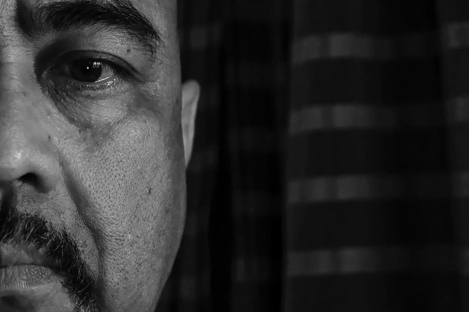 鲁迅的爱国情怀：从弃医从文到文学革命