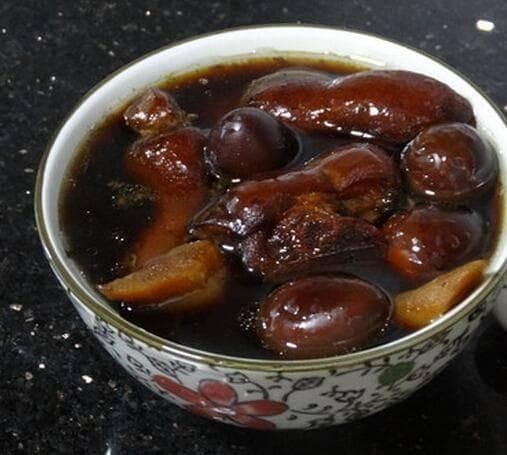张红甫教你做甜醋姜猪脚汤：滋补养颜的烹饪艺术