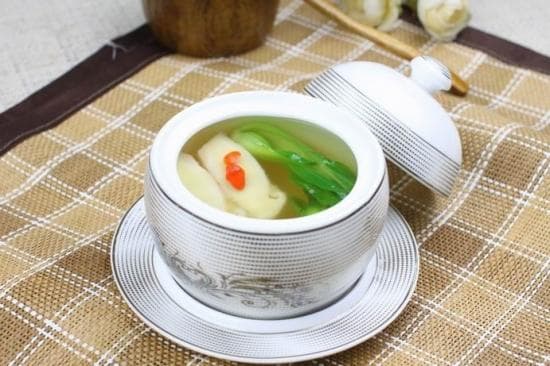 松茸的营养价值：含有珍贵物质双链松茸多糖、松茸多肽和松茸醇