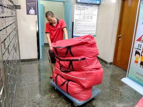 搬家地上撒钱什么讲究(为什么搬家后要丢硬币在房子里)
