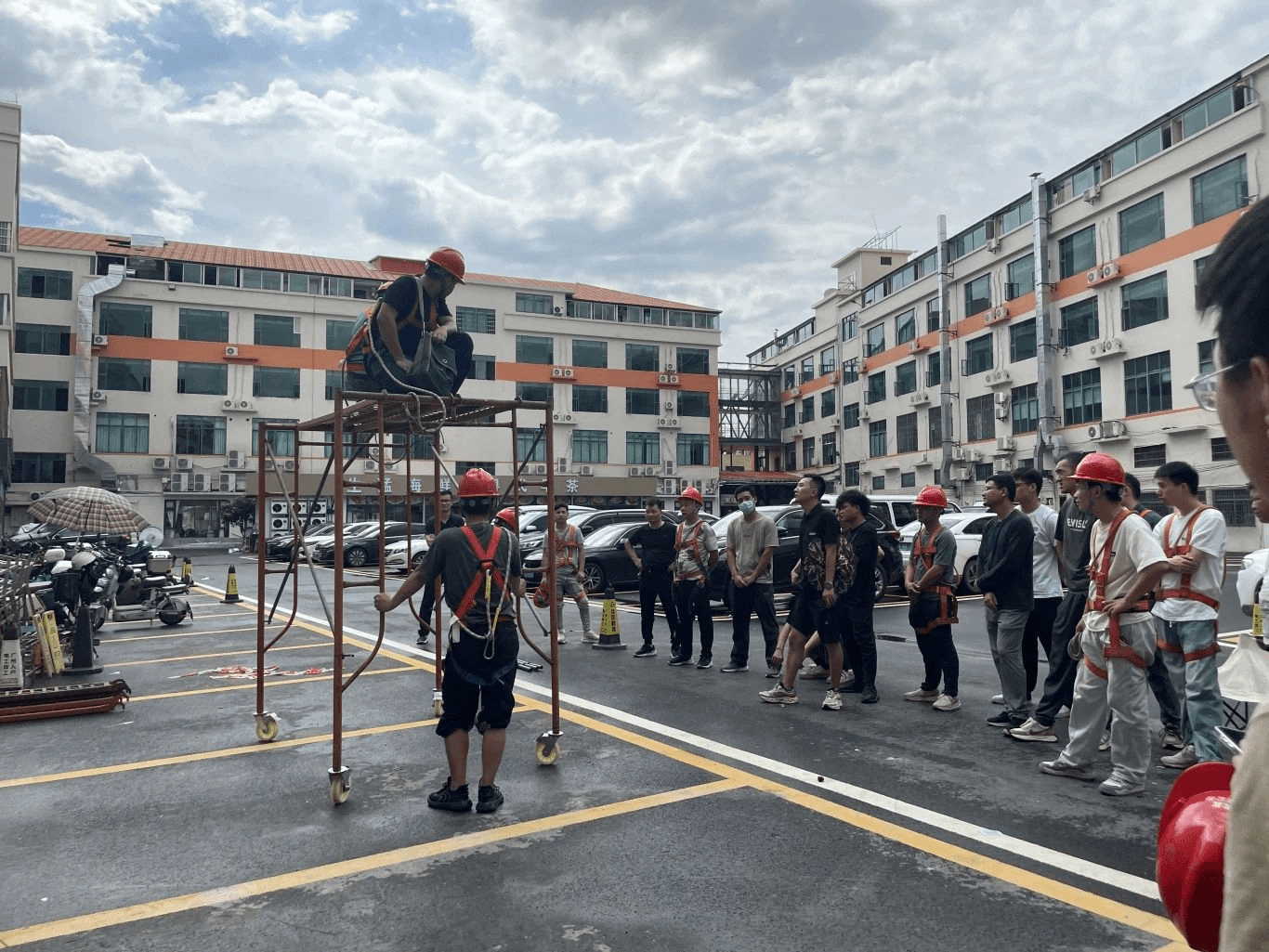 高空作业证办理指南：报名条件、学习内容与考试流程详解