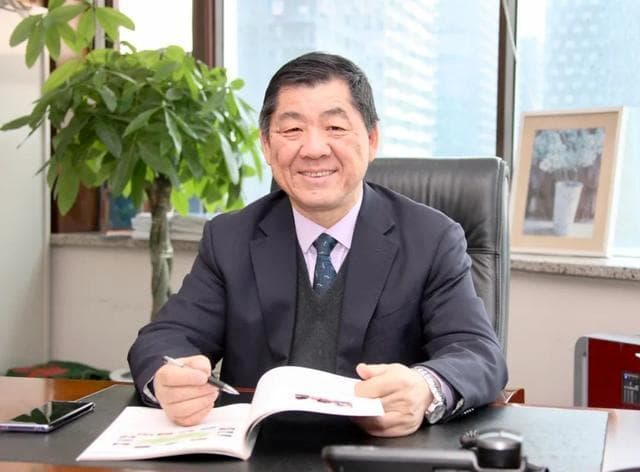 院士观点 | 陈军：做学问和做人一样，得顶天立地