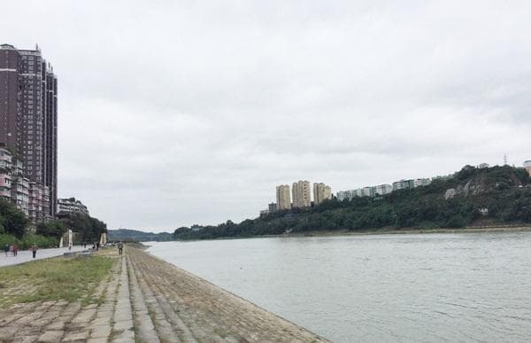 清静/对地域诗歌写作的创新探索与带来的启示