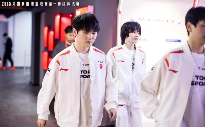 全球先锋赛：TES能否找回自己？HLE冲击三连胜