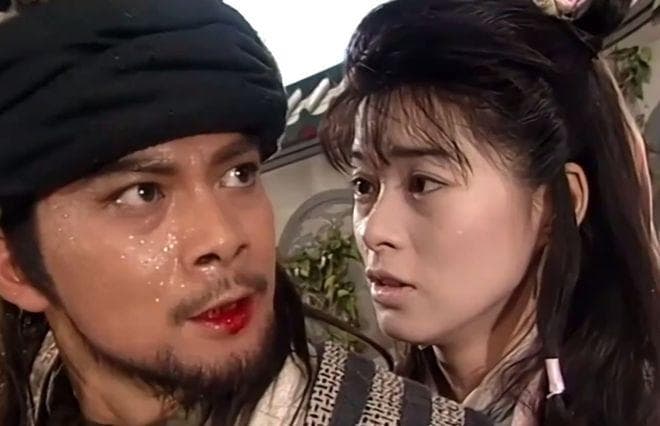 难怪阿紫容貌不输阿朱，萧峰却不要她，你看她早已将清白给了谁