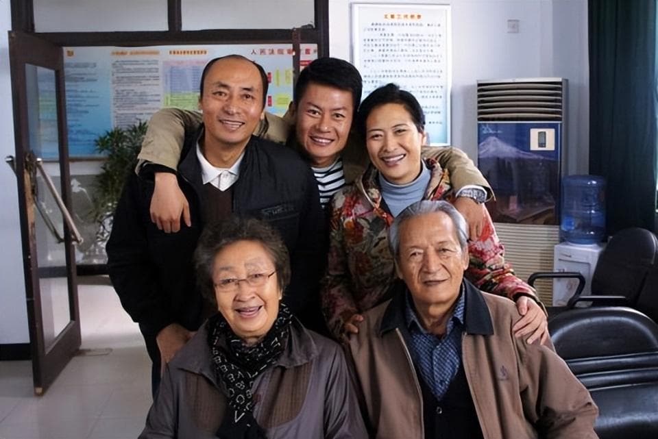 8类亲属可用，职工医保共济范围扩大，背后有三大目的