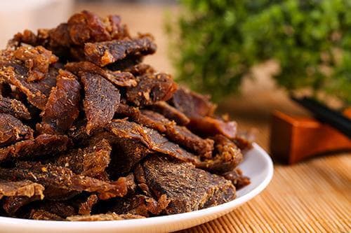 牛肉干上的白点是什么？牛肉干会变质吗？
